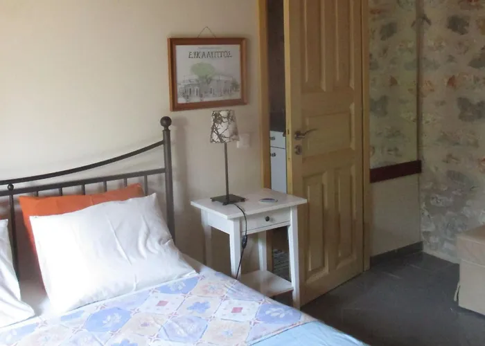 Holiday home Romantic Stonehouse By Interhome