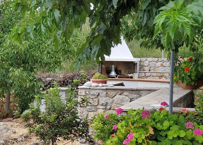 Holiday home Romantic Stonehouse By Interhome *